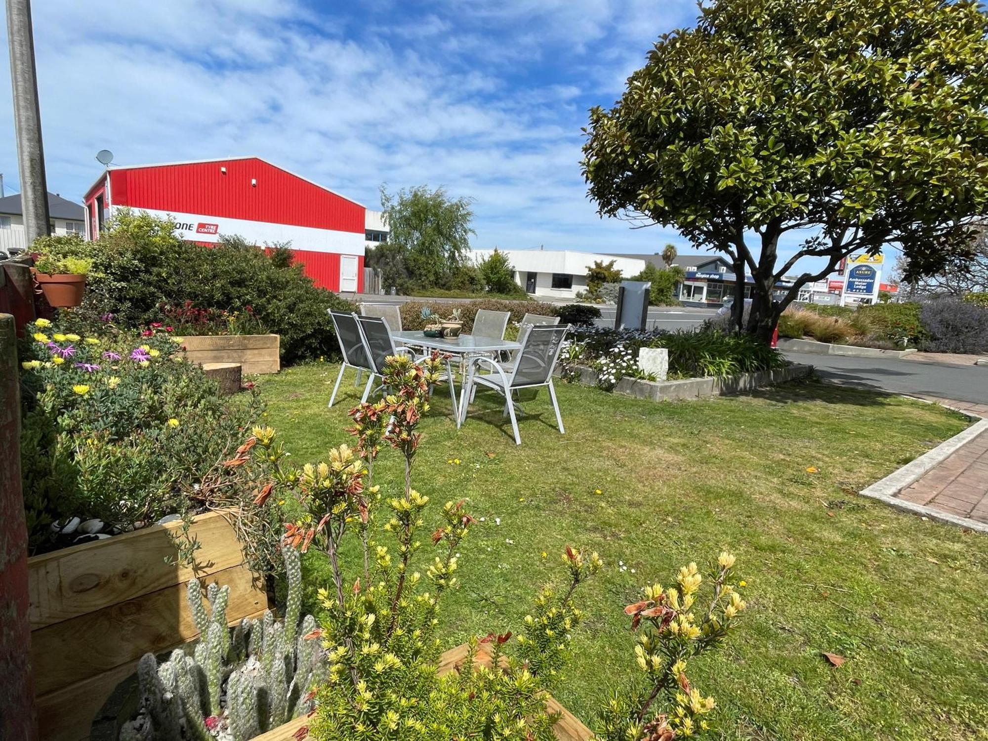 Asure Ambassador Motor Lodge Oamaru Exterior foto